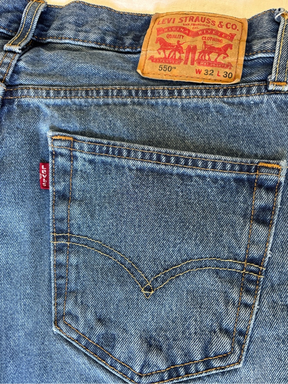 Levi’s 550 Men’s Relaxed Fit Jeans 32x30 Medium Wash Tapered Baggy Denim